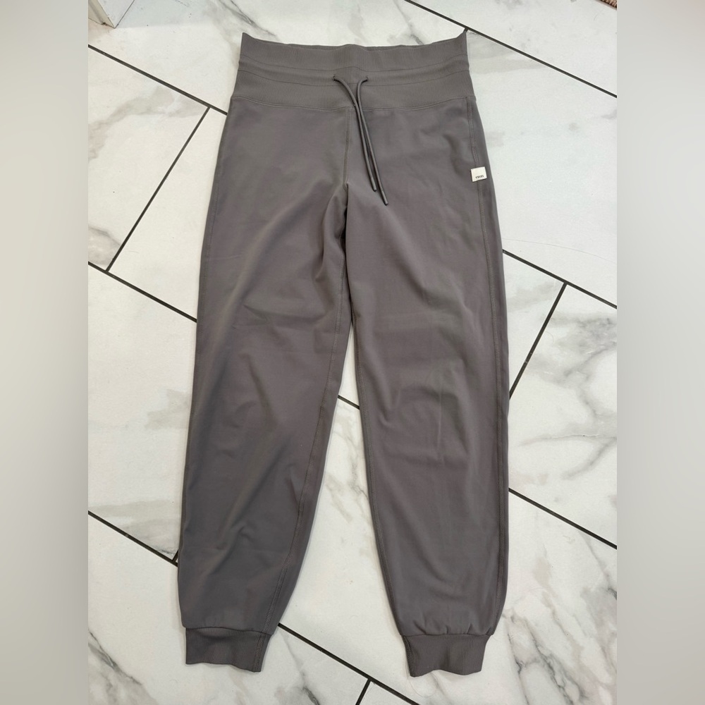 Vuori Daily Jogger smoke